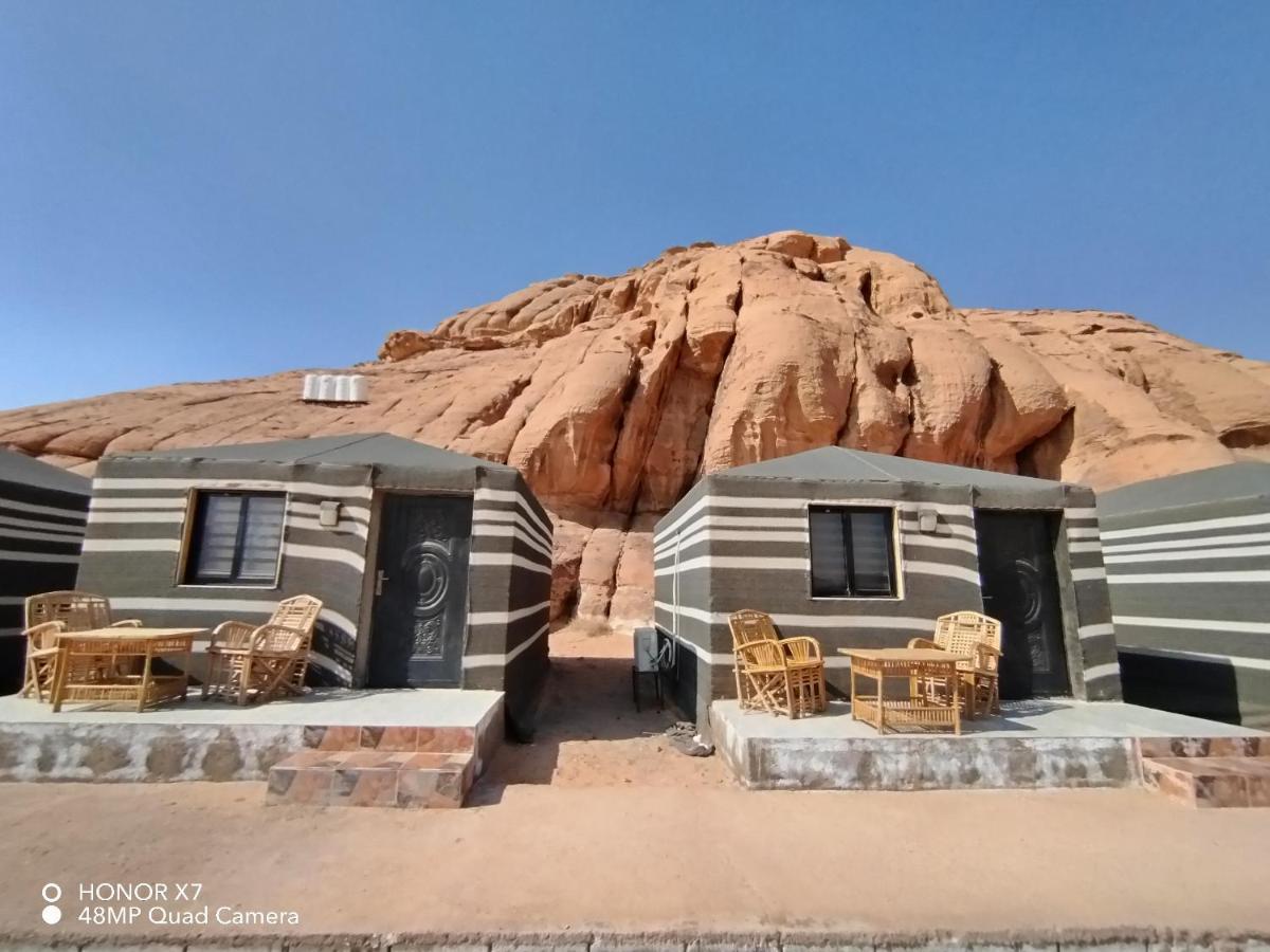 Caesar Desert Camp Wadi Rum Bagian luar foto